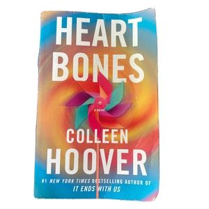 Heart Bones: A Novel Hoover, Colleen Reading Novel Book